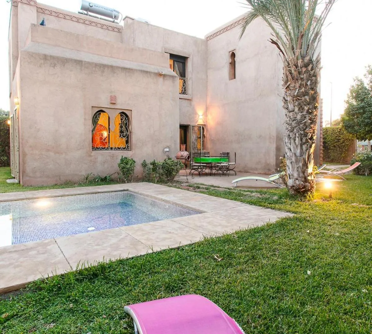 Your Traditional Marrakchi Villa مراكش